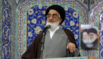 سرمایه‌گذاری برای تولید سهم بزرگی در مواجه با تحریم‌ها دارد   