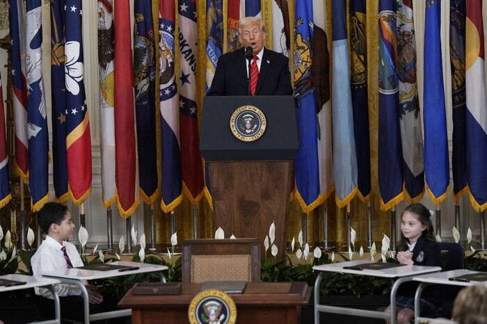 ترامپ دستور اجرایی آغاز انحلال وزارت آموزش و پرورش را امضا کرد