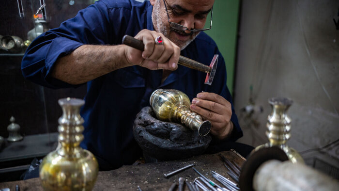 افزایش قیمت ارز سبب دشوار شدن شرایط کار در حوزه صنایع دستی میشود
