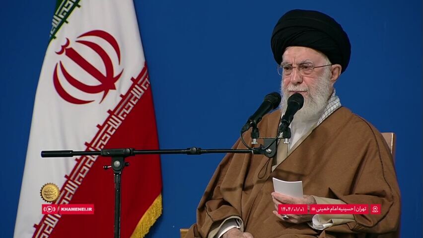 قائد الثورة: القوة المعنوية للشعب الايراني تجلت في الاحداث المريرة للعام الماضي قائد الثورة: القوة المعنوية للشعب الايراني تجلت في الاحداث المريرة للعام الماضي