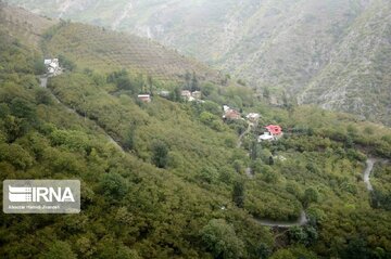 بازگشایی و ترمیم بخش اعظم مسیر ارتباطی اشکورات و رحیم‌آباد / لزوم رعایت احتیاط در تردد