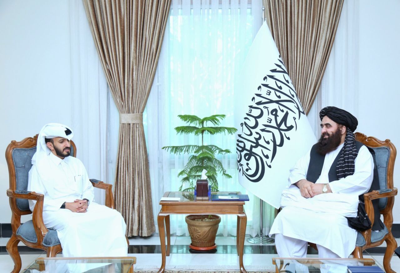 گفتگوی متقی و کاردار سفارت قطر در کابل؛ پیشرفت‌ روابط دو کشور محور ملاقات مقامات افغان و قطر