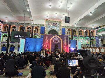 فیلم| کرمانی‌ها شب قدر ۲۳ رمضان را با ترنم باران بهاری زنده نگه داشتند