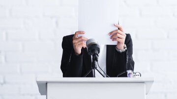 مقابله با ترس از صحبت‌کردن در جمع به کمک واقعیت مجازی