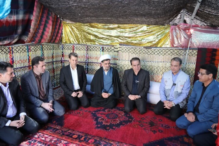 استاندار ایلام: مسائل حوزه عشایر با پشت میزنشینی حل نمیشود