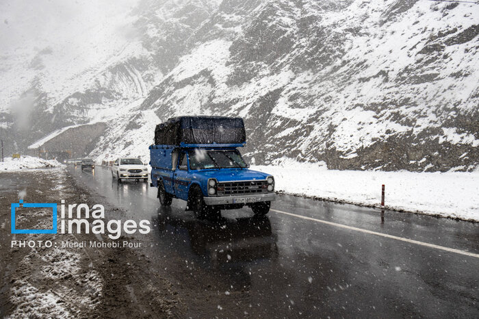 جادههای کوهستانی مازندران برفی و لغزنده است