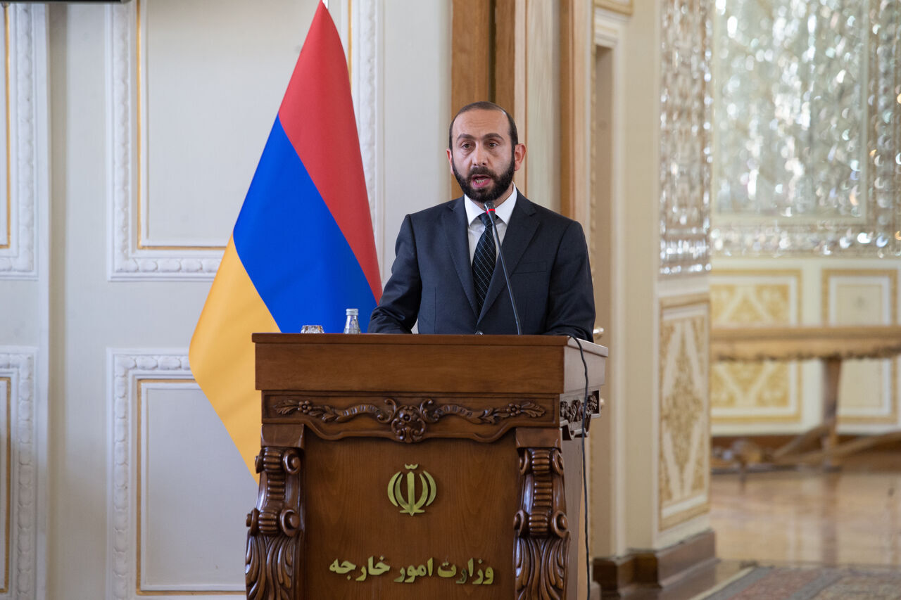 وزير خارجية أرمينيا : انجاز مشروع "مفترق طرق السلام" في أرمينيا بواسطة شركة إيرانية