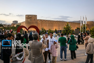 Turistas de Noruz 1404 en Shiraz