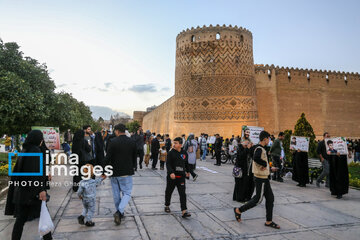 Turistas de Noruz 1404 en Shiraz