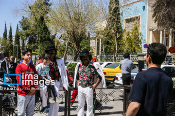 Turistas de Noruz 1404 en Shiraz