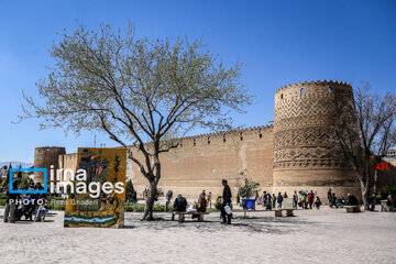 Turistas de Noruz 1404 en Shiraz
