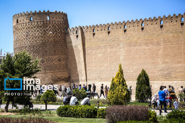 Turistas de Noruz 1404 en Shiraz