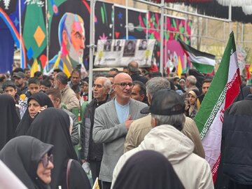 عضو شورای اطلاع رسانی دولت: به جای اختلافات داخلی بر منبع شرارت جهانی متمرکز شویم