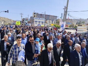 مرزنشینان گیلانغرب و سرپل ذهاب در غرب کرمانشاه آزادی قدس را فریاد زدند