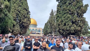 Présence de 75 000 personnes à la Journée mondiale d'Al-Qods à la mosquée Al-Aqsa