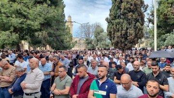 Présence de 75 000 personnes à la Journée mondiale d'Al-Qods à la mosquée Al-Aqsa