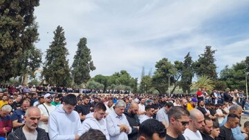 Présence de 75 000 personnes à la Journée mondiale d'Al-Qods à la mosquée Al-Aqsa