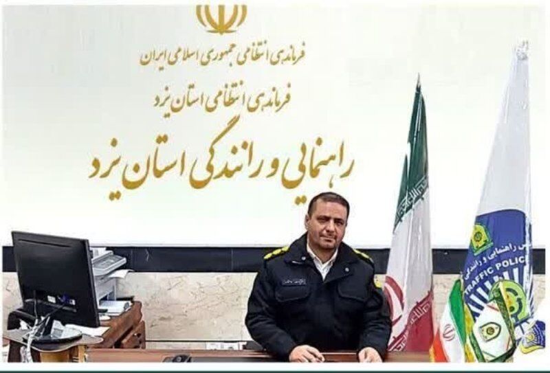 رییس پلیس راهور یزد: بغل نویسی بر روی شیشه و بدنه خودرو ممنوع