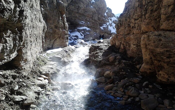 روستای قینرچه تکاب، سرزمین چشمههای آبگرم و آبشار طبیعی
