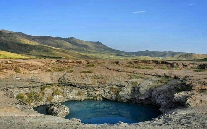 روستای قینرچه تکاب، سرزمین چشمههای آبگرم و آبشار طبیعی