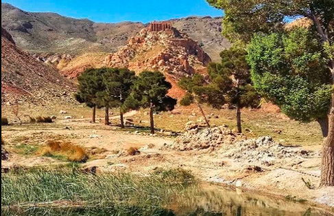 قلعه‌ای بر فراز تاریخ؛ شکوه و رازآلودگی قیز قلعه ساوه