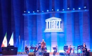Norouz 1404 en France : Ghorbani chante “Ey Iran” à Paris