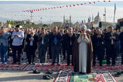 قنوت بندگی در قبله تهران +فیلم