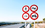 نصب ۵۵۰ تابلو علایم رانندگی در محور بویین میاندشت - خوانسار