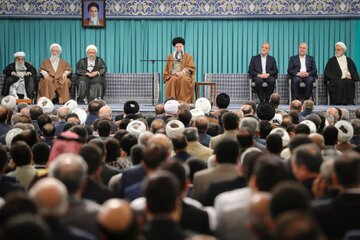 Guide suprême de la Révolution : L'unité dans le monde islamique est le seul moyen de résister au chantage des grandes puissances