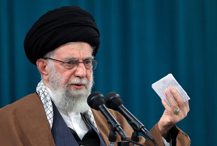 بیانات رهبر انقلاب در خطبه‌های نماز عید فطر
