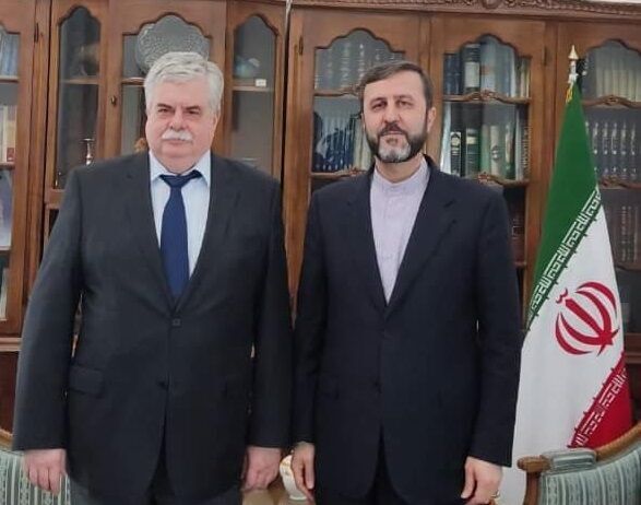 نائب الخارجية الايراني يبحث مع السفير الروسي بشان القضية النووية ورفع العقوبات