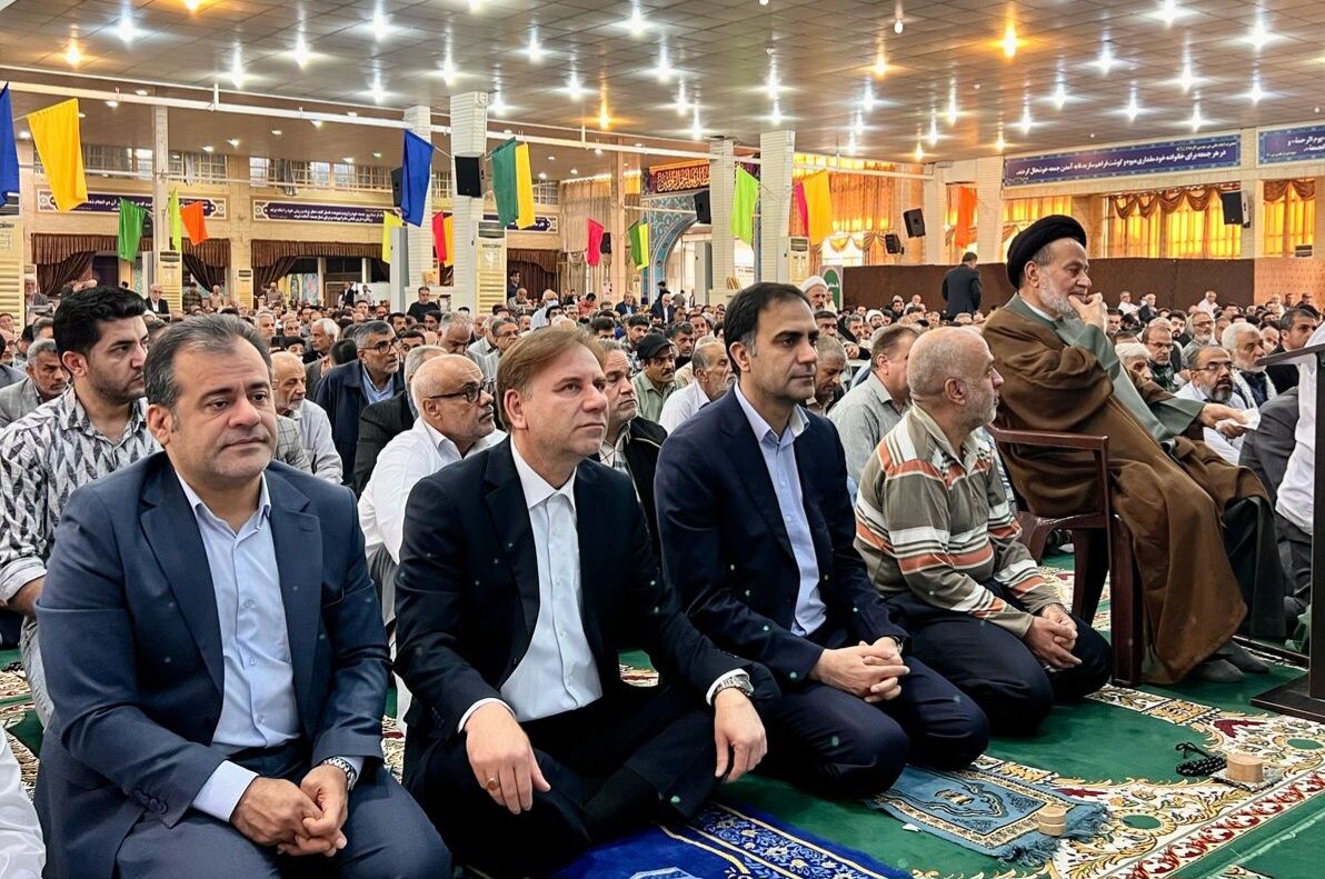 استاندار بوشهر: عید فطر باید زمینه ساز وحدت در جامعه شود
