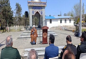 ۱۲ فروردین ماه تبلور بی نظیر اتحاد ملت ایران است