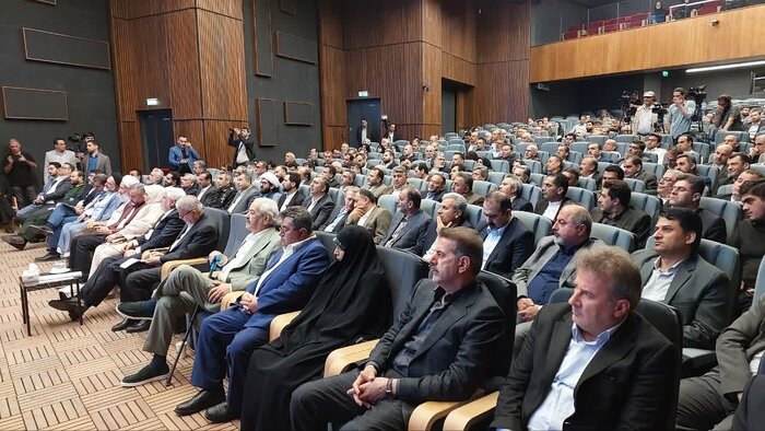 عارف: دولت به استانداران نوار مرزی و ساحلی کشور اختیارات ویژهای میدهد