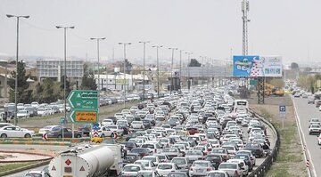 فیلم| ترافیک در مسیرهای تفرجگاهی مشهد در روز طبیعت