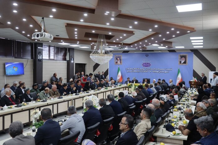 راه برون از مشکلات کشور عمل به شعار سال رهبر انقلاب است