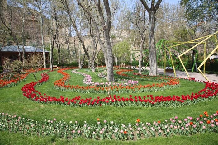 آغاز به کار یازدهمین جشنواره لاله های کرج