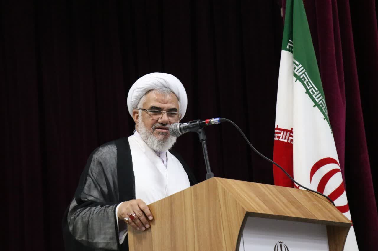 امام جمعه بندرعباس: خانواده‌های زندانیان، نیازمند نگاه‌ ویژه دولت و مسئولان هستند