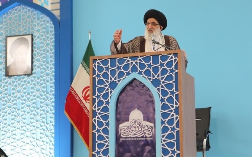 خطیب جمعه کرج : نام خلیج فارس ابدی است