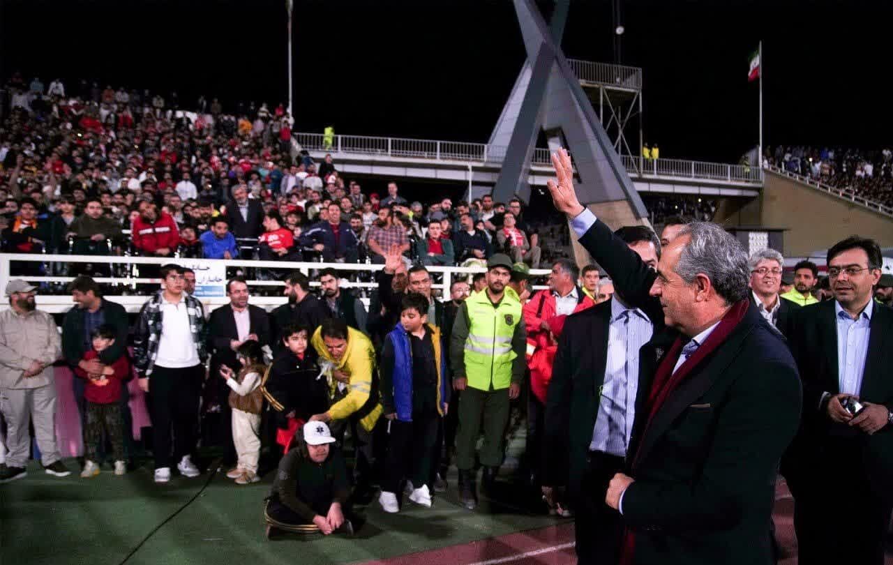 استاندار آذربایجان شرقی پیروزی تیم تراکتور در برابر استقلال را تبریک گفت استاندار آذربایجان شرقی پیروزی تیم تراکتور در برابر استقلال را تبریک گفت