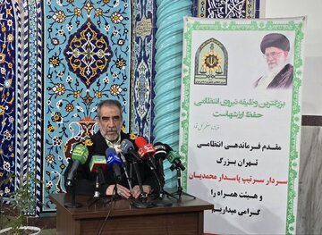رسیدگی به درخواست بیش از ۵۰۰ شهروند در میز خدمت پلیس پایتخت + فیلم