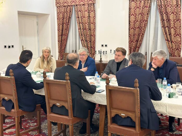 دیدار سفیر ایران با نویسنده روسی کتاب درباره سردار سلیمانی