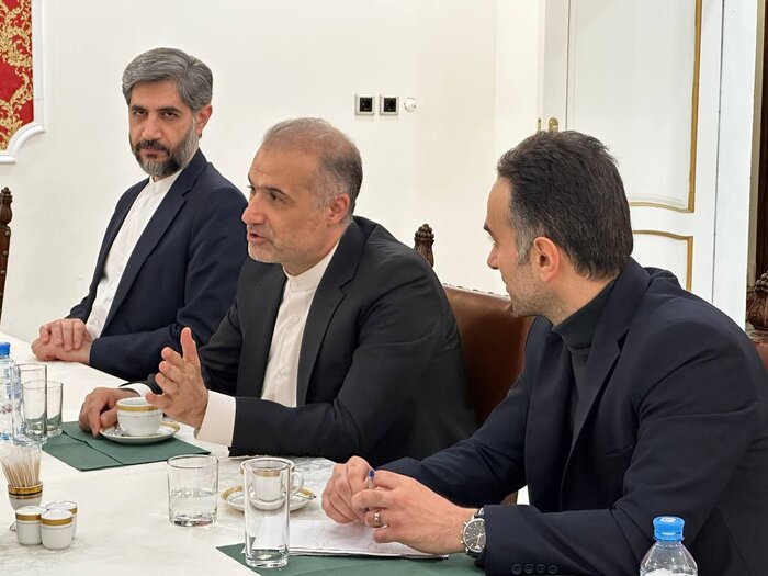 دیدار سفیر ایران با نویسنده روسی کتاب درباره سردار سلیمانی