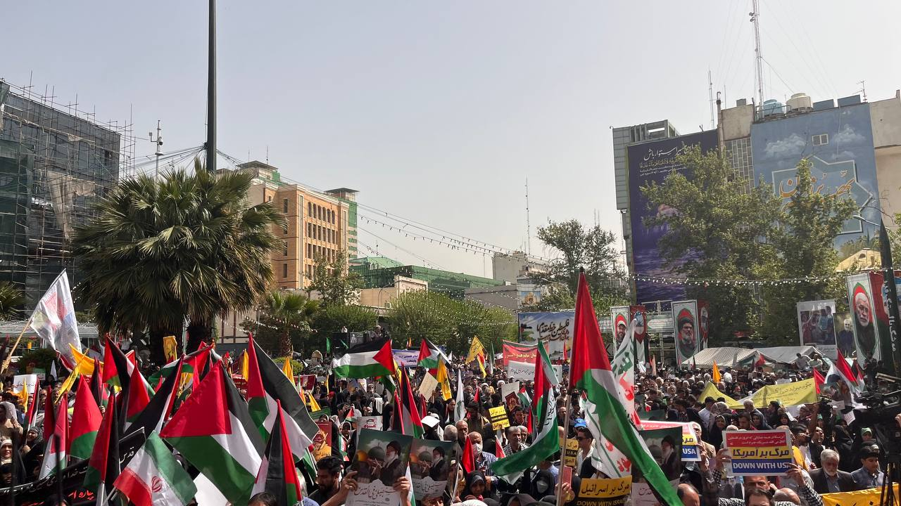 تجمع مردم تهران در اعتراض به ادامه نسلکشی رژیم صهیونیستی در غزه