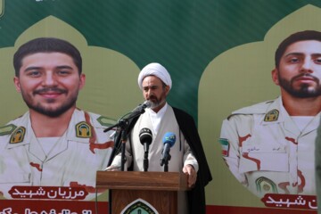 امام‌جمعه ایلام در آیین تشییع مرزبانان: این دو شهید حافظان عزت کشور بودند