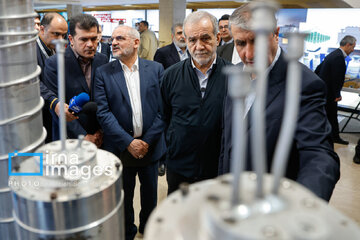 President Pezeshkian tours the exhibition of Iran’s nuclear industry achievements