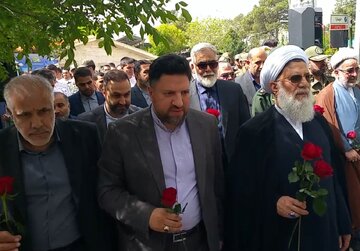 فیلم|مزار سپهبد صیادشیرازی در بیست وششمین سالگرد شهادتش گلباران شد