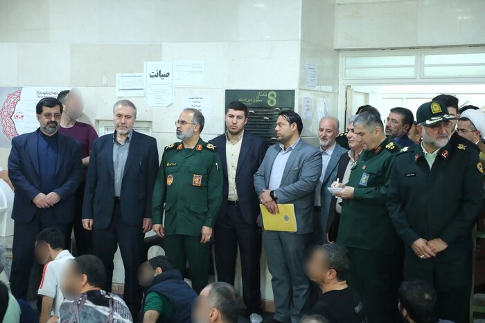 دبیرکل ستاد مبارزه با مواد مخدر از کمپ ترک اعتیاد کرامت قم بازدید کرد