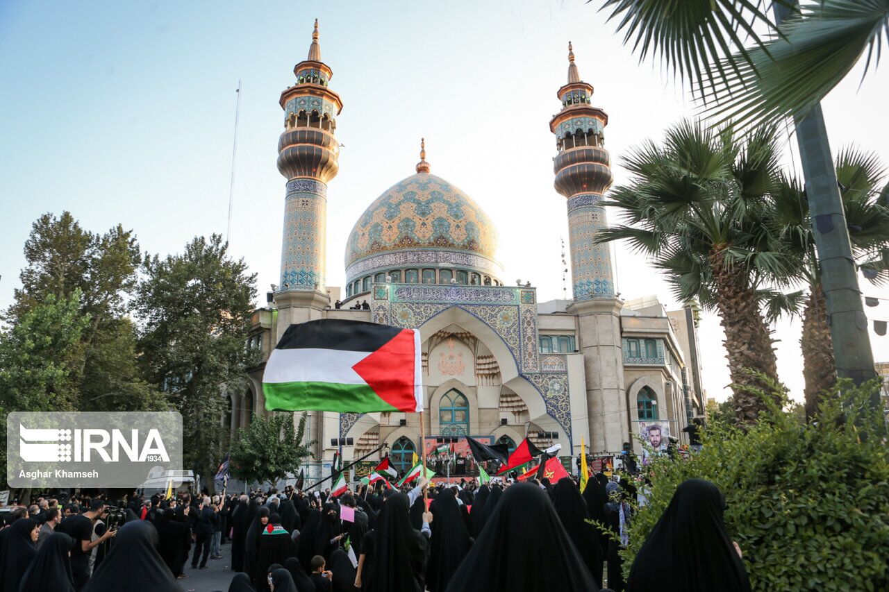 وقفة احتجاجية في طهران تنديدا باستمرار الإبادة الجماعية التي يرتكبها الاحتلال في غزة