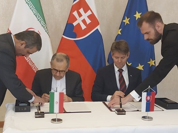 إيران وسلوفاكيا تؤكدان على توسيع العلاقات الثنائية